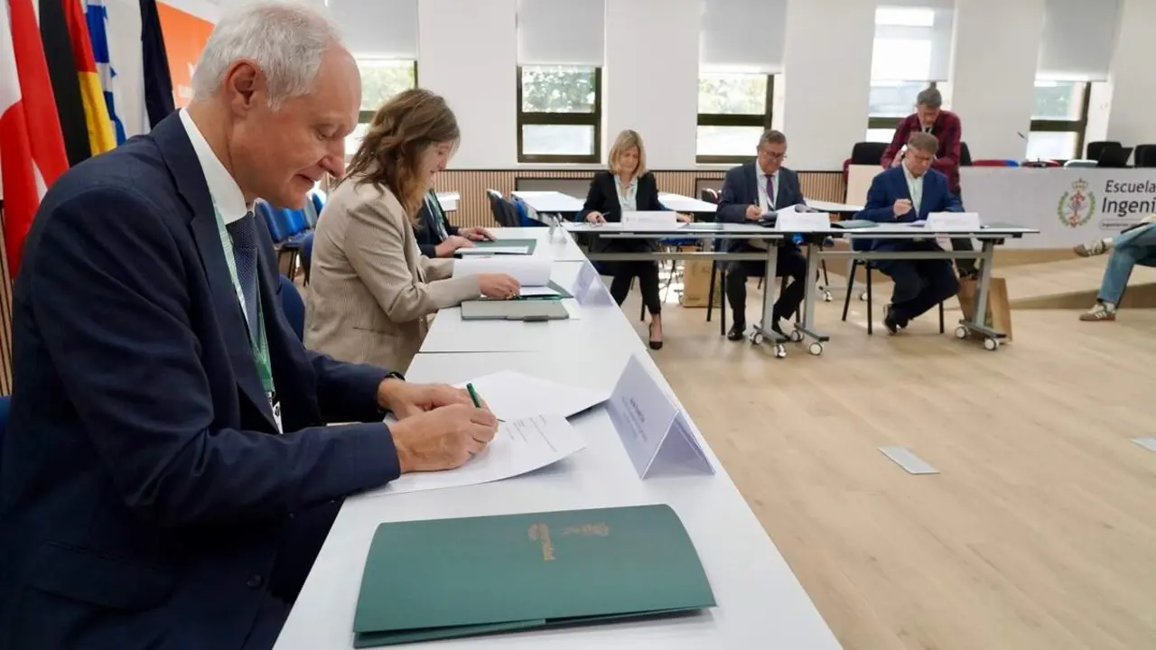 La rectora de la Universidad de Le&oacute;n, Nuria Gonz&aacute;lez, preside la inauguraci&oacute;n &lsquo;Review week&rsquo; de la alianza Eureca-Pro, tras la que los nueve rectores de las universidades que la integran firman un acuerdo en materia formativa