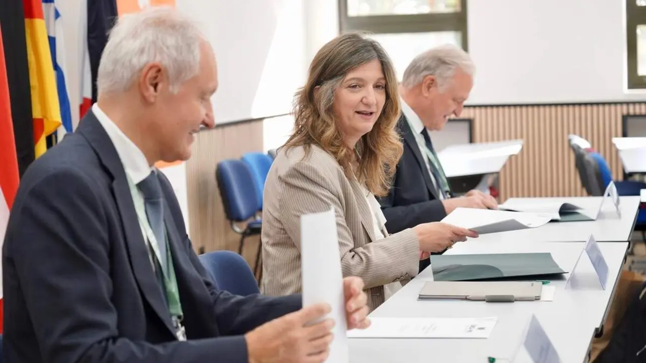 La rectora de la Universidad de Le&oacute;n, Nuria Gonz&aacute;lez, preside la inauguraci&oacute;n &lsquo;Review week&rsquo; de la alianza Eureca-Pro, tras la que los nueve rectores de las universidades que la integran firman un acuerdo en materia formativa