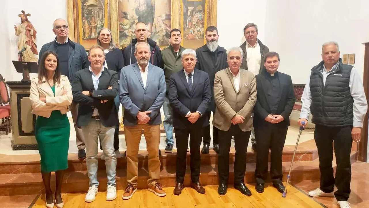 Representantes institucionales, de la Fundaci&oacute;n Proconsi y eclesi&aacute;sticos, durante la presentaci&oacute;n del impulso al patrimonio eclesi&aacute;stico.