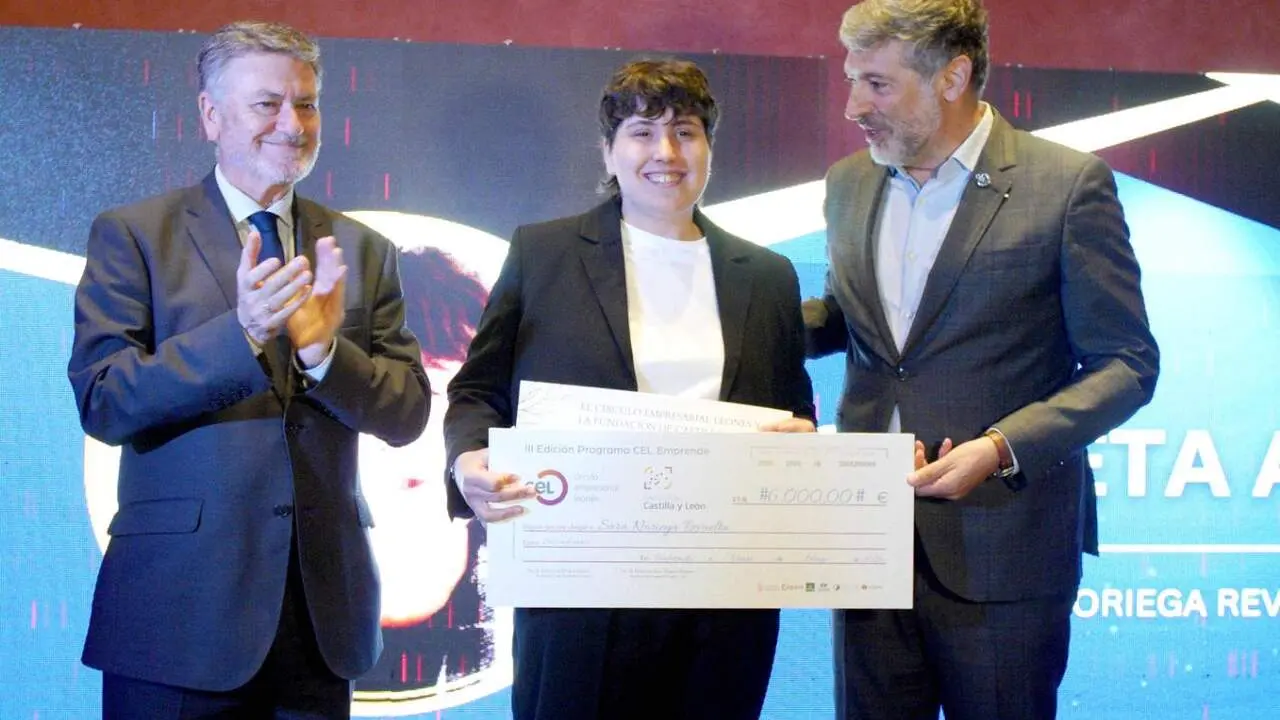 El presidente de las Cortes de Castilla y Le&oacute;n, Francisco V&aacute;zquez, el alcalde de Ponferrada, Marco Morala y el presidente del CEL, Julio C&eacute;sar &Aacute;lvarez acuden a la entrega de premios del III Concurso CEL Emprende. Foto: C&eacute;sar S&aacute;nchez