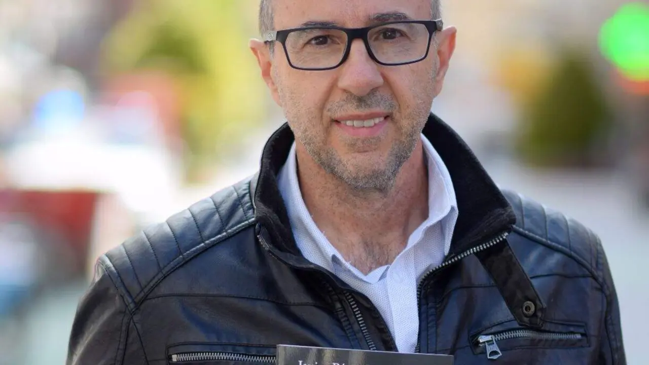 El escritor leon&eacute;s Javier P&eacute;rez Fern&aacute;ndez.