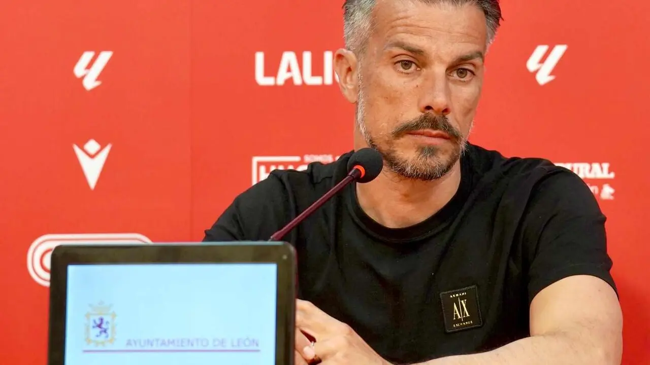 Rub&eacute;n de la Barrera, durante la rueda de prensa de este viernes.