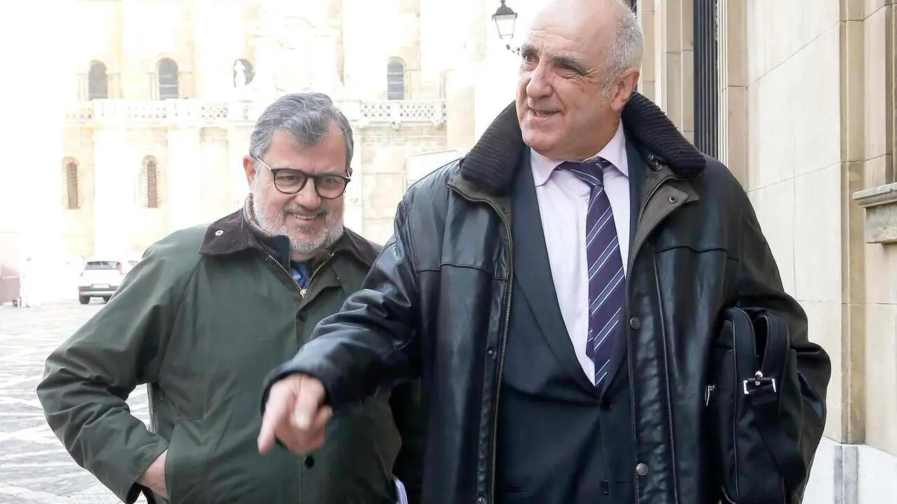 El empresario minero Victorino Alonso, acude a la &uacute;ltima sesi&oacute;n del juicio visiblemente molesto con los medios de comunicaci&oacute;n presentes en la Audiencia Provincial de Le&oacute;n