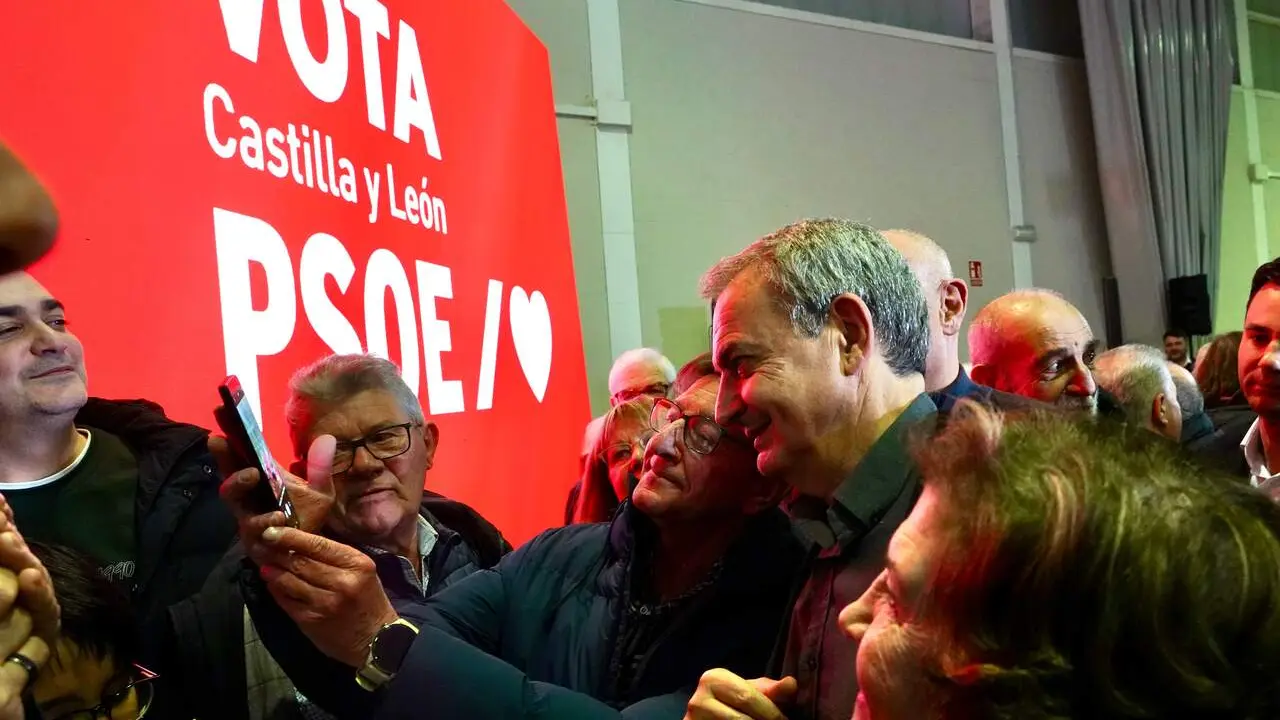 El expresidente del Gobierno Jos&eacute; Luis Rodr&iacute;guez Zapatero en un acto p&uacute;blico celebrado en Le&oacute;n en marzo. Foto: Miriam Chac&oacute;n.