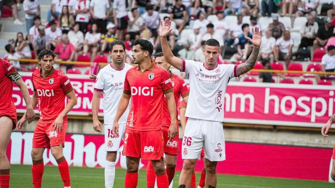 Barzic, en un lance del partido.
