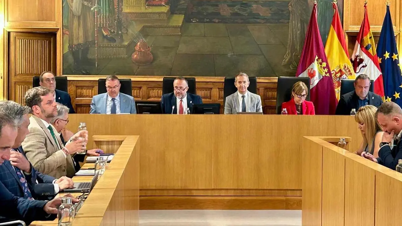 Un instante del pleno celebrado este mi&eacute;rcoles en la Diputaci&oacute;n Provincial.
