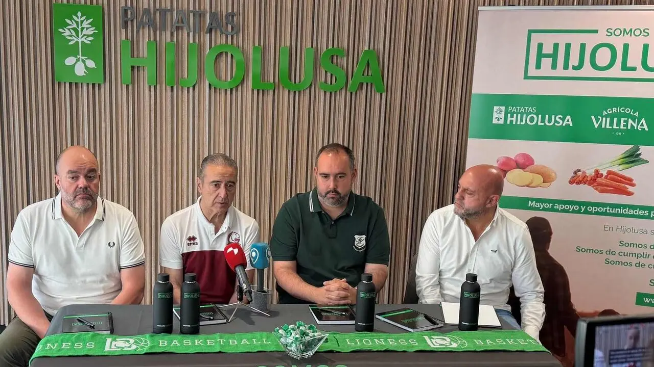 Carlos G&oacute;mez, &Aacute;ngel Jare&ntilde;o; Adri&aacute;n H&eacute;ctor &Aacute;lvarez y Jos&eacute; Luis G&oacute;mez, durante la presentaci&oacute;n de este jueves.