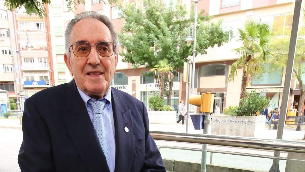Inauguraci&oacute;n de la placa en homenaje al presidente del Banco de Alimentos del Sil, Dami&aacute;n Tasc&oacute;n