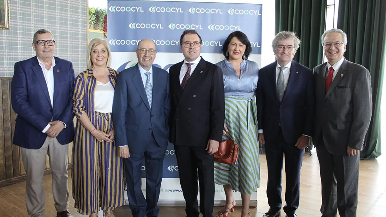 COOCYL reuni&oacute; en Valladolid a sus colegiados m&aacute;s veteranos en el acto 'Maestros de la Salud Visual', un homenaje a quienes contribuyeron a transformar una profesi&oacute;n joven en una disciplina cient&iacute;fica con presencia en la universidad, la investigaci&oacute;n y la sanidad p&uacute;blica. Foto: COOCYL.