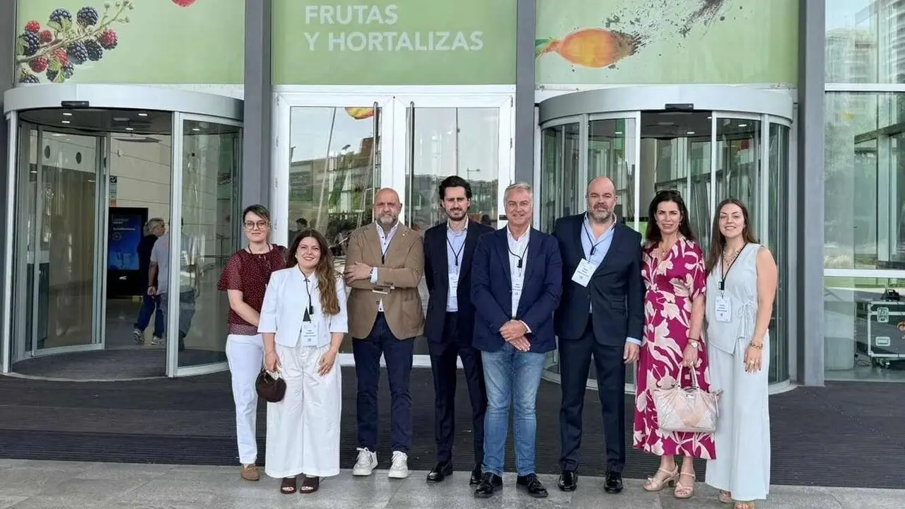 La representaci&oacute;n de Hijolusa, en el foro nacional.