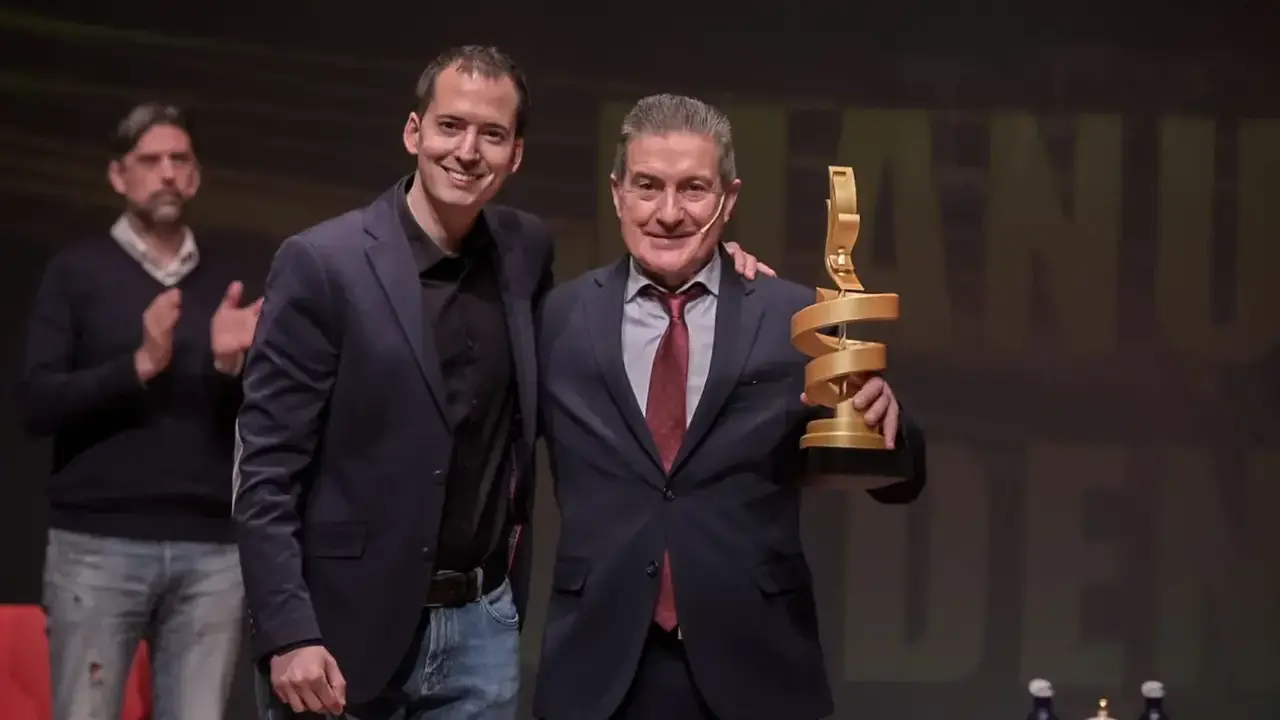 Manolo Cadenas, tras recibir el premio FID Legado el a&ntilde;o pasado. Foto: FID.