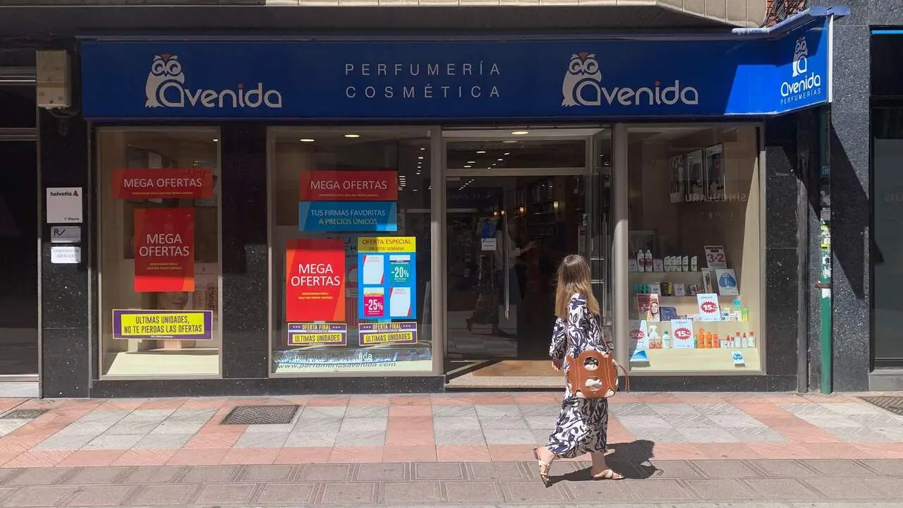 Local de Perfumer&iacute;as Avenida en la calle Alc&aacute;zar de Toledo de Le&oacute;n capital.