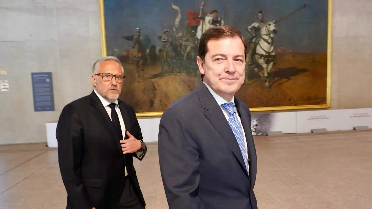 Ma&ntilde;ueco, junto a Carlos Poll&aacute;n, en la antesala de su rueda de prensa.