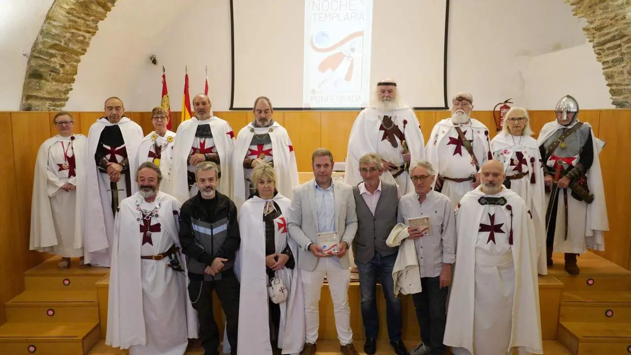 El concejal de Turismo de Ponferrada, Iv&aacute;n Alonso, durante la presentaci&oacute;n del programa de la Noche Templaria 2026. Foto: C&eacute;sar S&aacute;nchez.