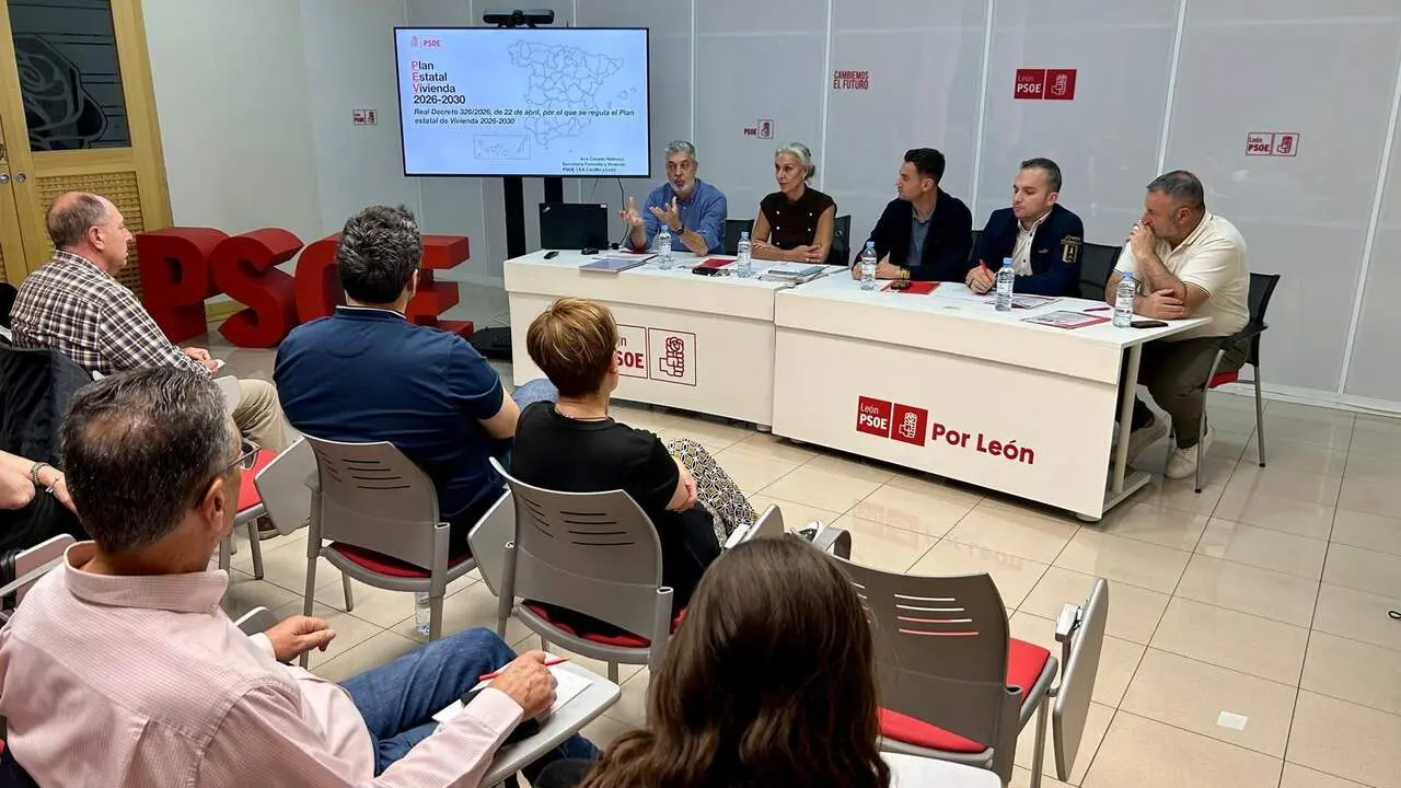 La secretaria de Vivienda del PSOE de Castilla y Le&oacute;n, Ana Casado Ridruejo,&nbsp;reivindica desde Le&oacute;n la vivienda como el quinto pilar del estado del bienestar y reclama una mayor implicaci&oacute;n de la Junta. Fotos: PSOE.