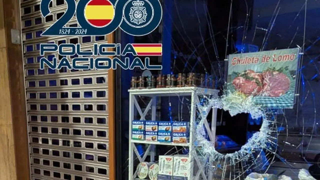 Uno de los comercios atracados por el detenido en Ponferrada. Foto: Polic&iacute;a Nacional.