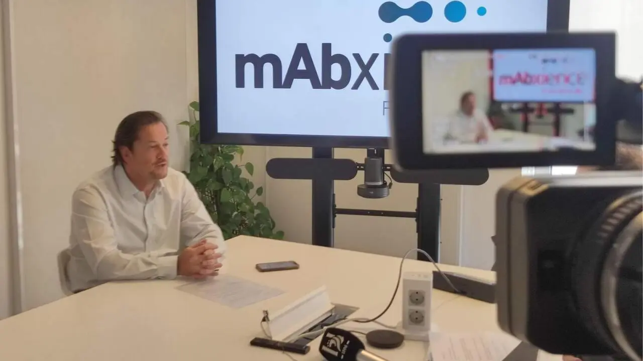 El CEO global de la biofarmac&eacute;utica mAbxience, Jurgen Van Broeck, visit&oacute; esta semana las instalaciones del Parque Tecnol&oacute;gico donde se acaban de iniciar los ambiciosos trabajos de expansi&oacute;n de una gran ampliaci&oacute;n con la que busca consolidarse como una de las mayores marcas de biosimilares de Europa, para lo que anuncia un incremento de hasta 200 trabajadores de alta cualificaci&oacute;n
