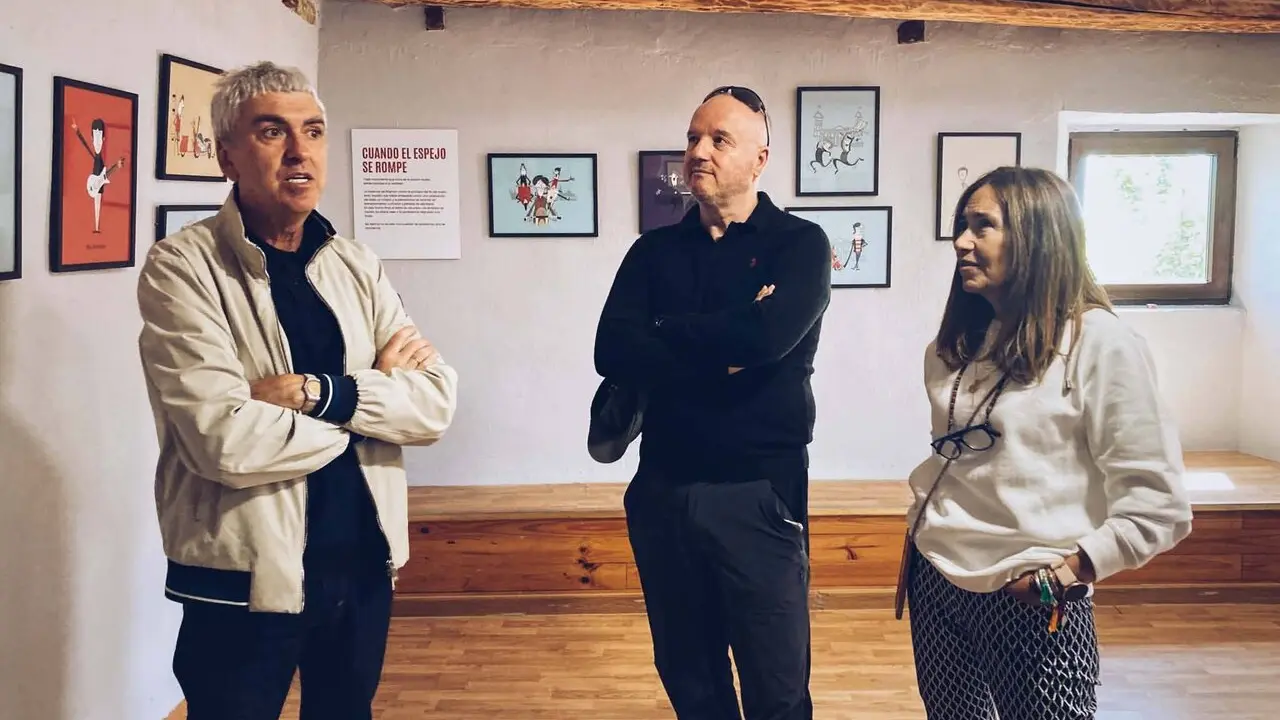La reconvertida Casa del Pueblo de Rabanal del Camino acoge la muestra 'REV! Revoluci&oacute;n en 45rpm' de J Torcida tras un acuerdo con la Fundaci&oacute;n Club 45 de Alex Cooper. Foto: Fundaci&oacute;n&nbsp;Club 45.