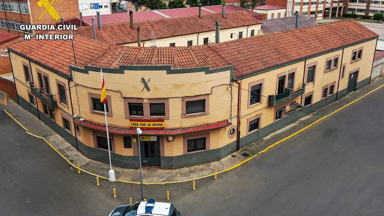 Cuartel de la Guardia Civil de La Ba&ntilde;eza.