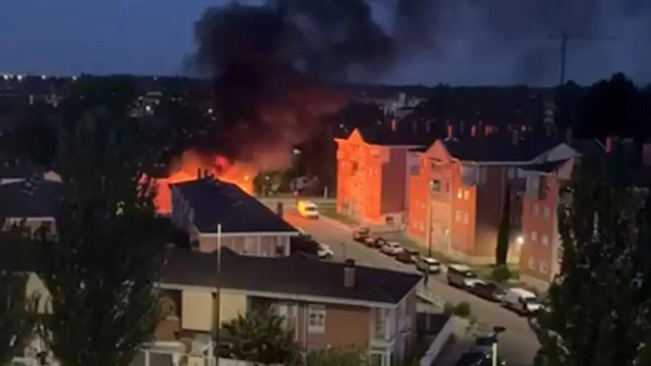 La explosi&oacute;n de una bombona de gas durante una barbacoa origina un impactante incendio en Valladolid, sin da&ntilde;os personales