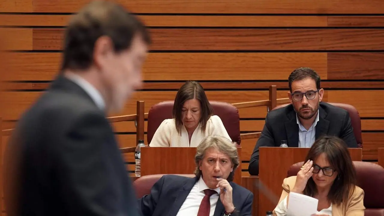 Carlos Mart&iacute;nez, durante la intervenci&oacute;n de Ma&ntilde;ueco.