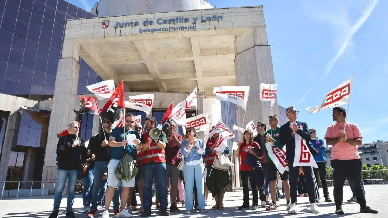 Comisiones Obreras, con el apoyo de la Confederaci&oacute;n General del Trabajo, convoca una concentraci&oacute;n del operativo de prevenci&oacute;n y extinci&oacute;n de incendios forestales de Castilla y Le&oacute;n para hacer visible su situaci&oacute;n d&iacute;as antes de que comience la &eacute;poca de riesgo alto