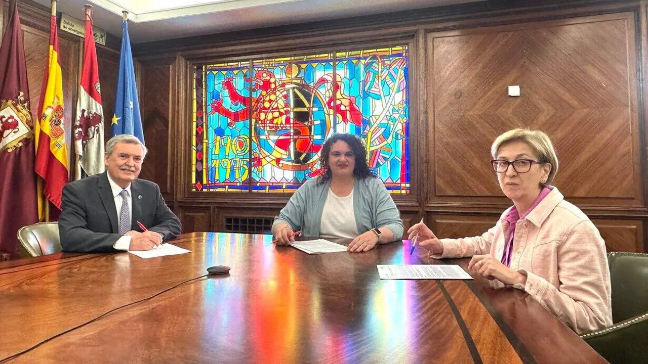 Firma convenio odont&oacute;lgos 1