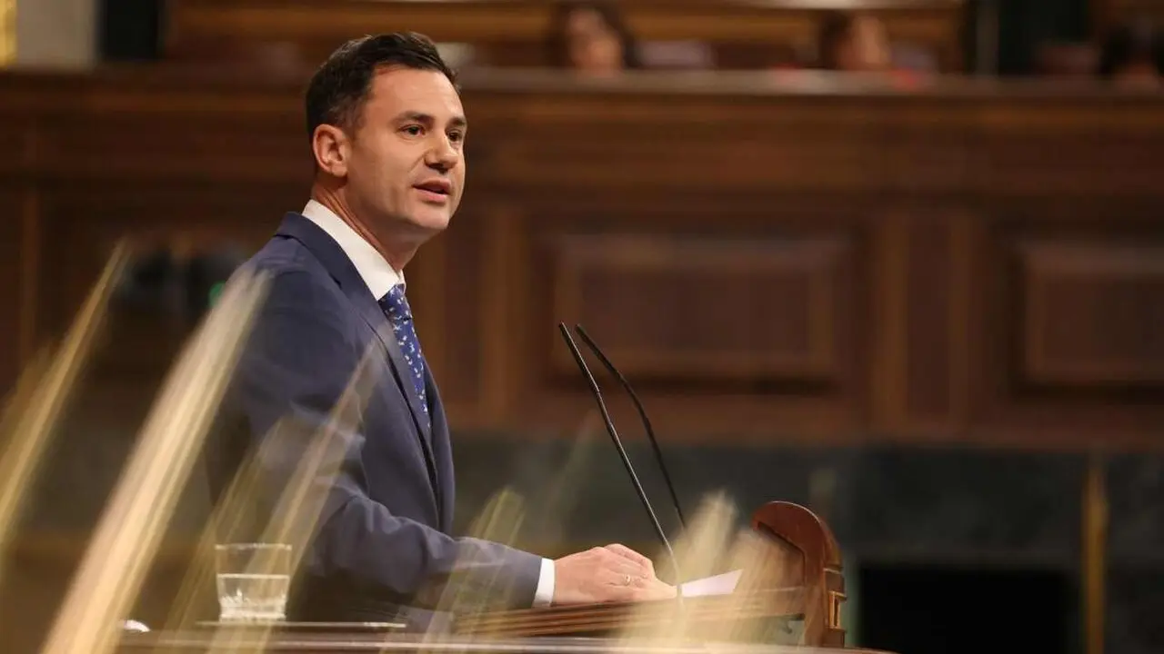 Javier Cend&oacute;n, durante su intervenci&oacute;n en el Congreso.