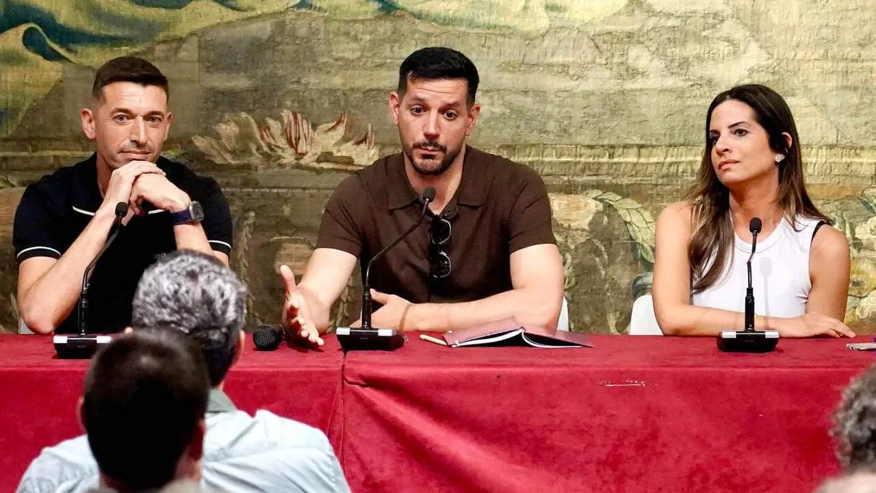 La vicesecretaria general del Partido Socialista de Castilla y Le&oacute;n, Nuria Rubio, participa en la charla 'Desinformaci&oacute;n. C&oacute;mo se fabrica la realidad', organizada por el PSOE de Le&oacute;n. Fotos: Campillo