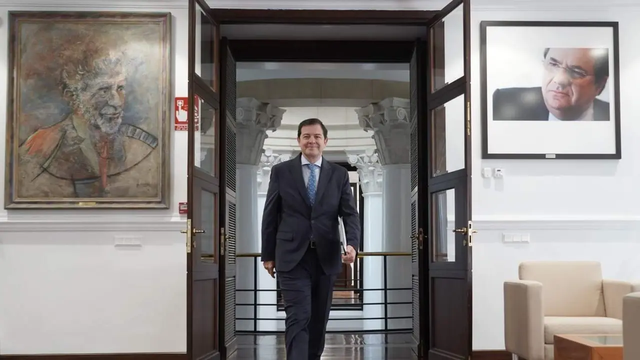 El presidente de la Junta de Castilla y Le&oacute;n, Alfonso Fern&aacute;ndez Ma&ntilde;ueco, comparece en rueda de prensa.