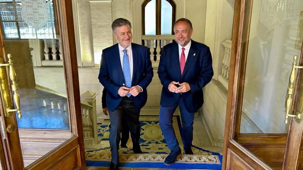 El presidente de las Cortes de Castilla y Le&oacute;n, Francisco V&aacute;zquez, visita al presidente de la Diputaci&oacute;n de Le&oacute;n, Gerardo &Aacute;lvarez Courel