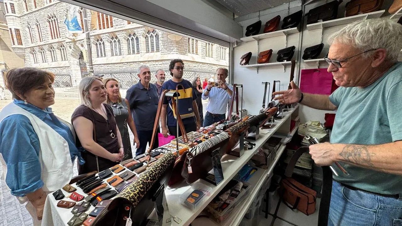 La Feria de la Artesan&iacute;a abre el tel&oacute;n en Ruiz de Salazar con 31 talleres. Foto: Ayto Le&oacute;n.