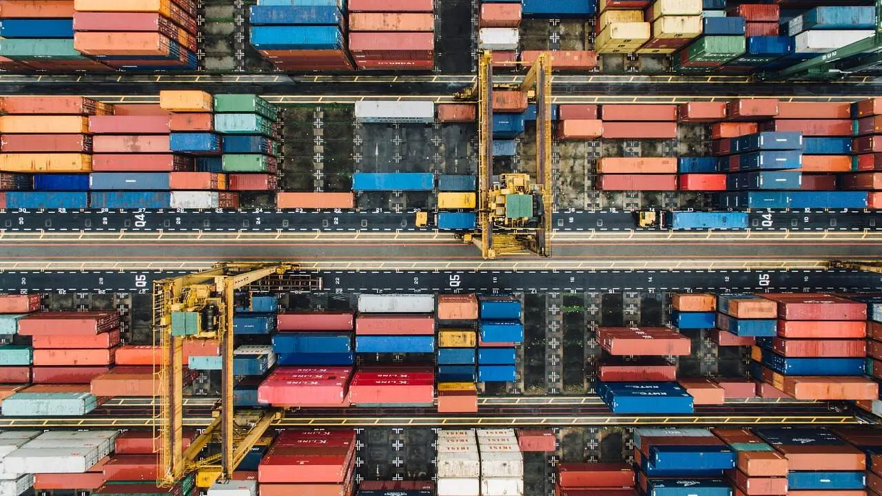 Contenedores listos para su exportaci&oacute;n.