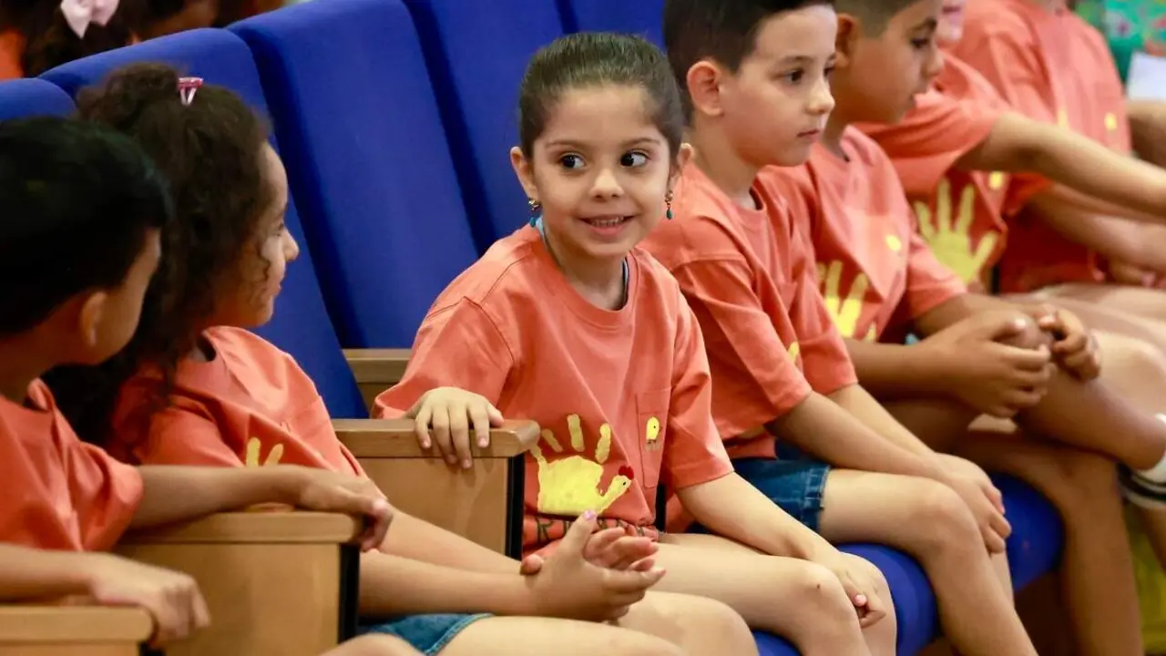 La Fundaci&oacute;n Secretariado Gitano de Le&oacute;n organiza un Encuentro Educativo en Abierto, al que asiste el alcalde de Le&oacute;n, Jos&eacute; Antonio Diez