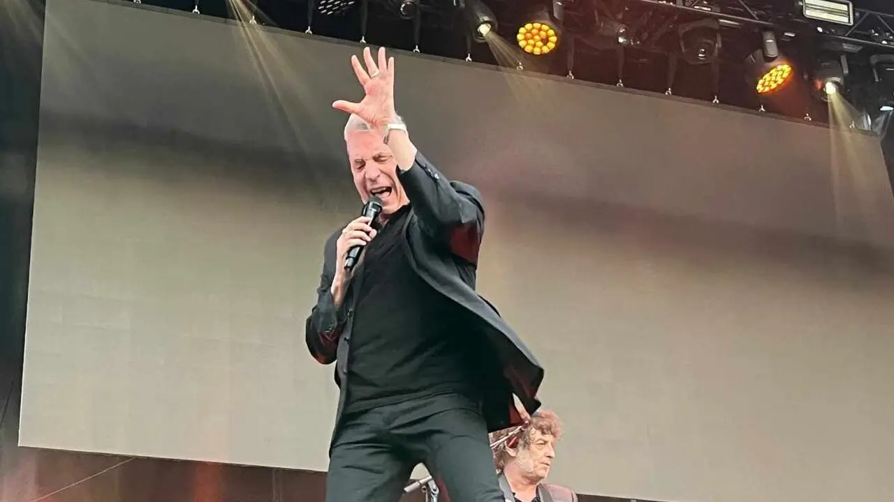 Loquillo lidera una multitudinaria noche de rock en el Musicamino de Villafranca. El artista encabez&oacute; una segunda jornada que congreg&oacute; a miles de asistentes y comparti&oacute; protagonismo con Besmaya, La La Love You, Sobrezero, Capit&aacute;n Mosc&uacute; y The Sirius en un festival que confirm&oacute; su crecimiento.