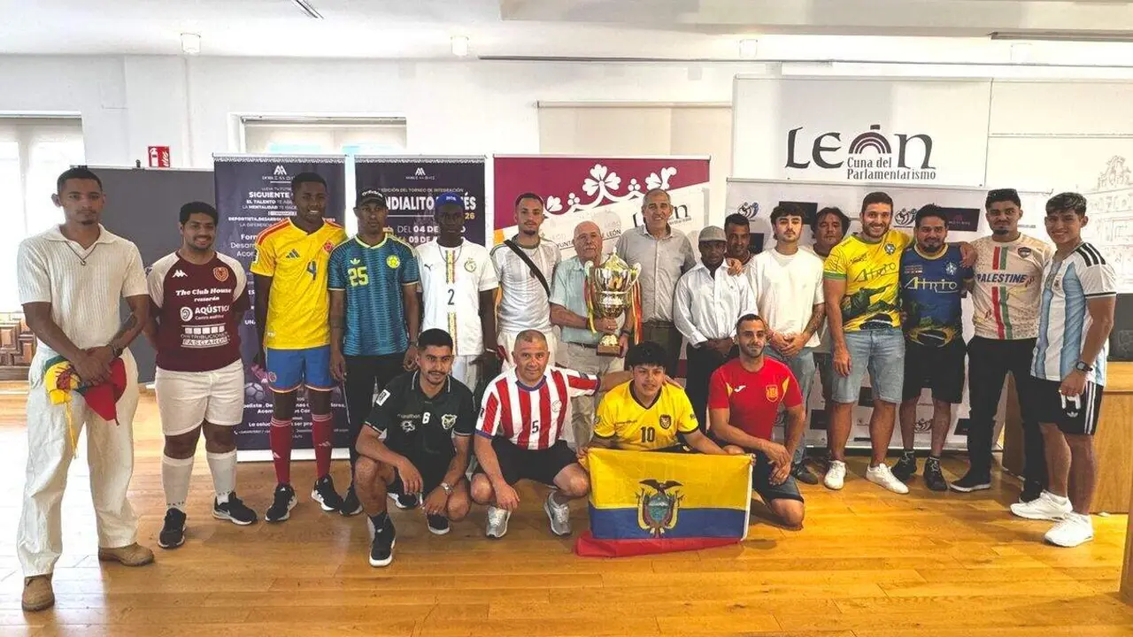 mundialito leon&eacute;s