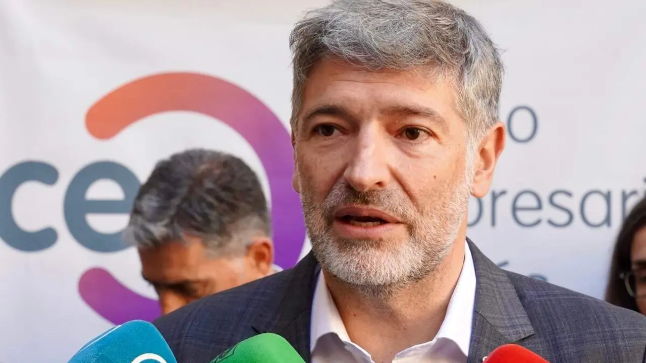 El presidente del C&iacute;rculo, Julio C&eacute;sar &Aacute;lvarez, durante una rueda de prensa.
