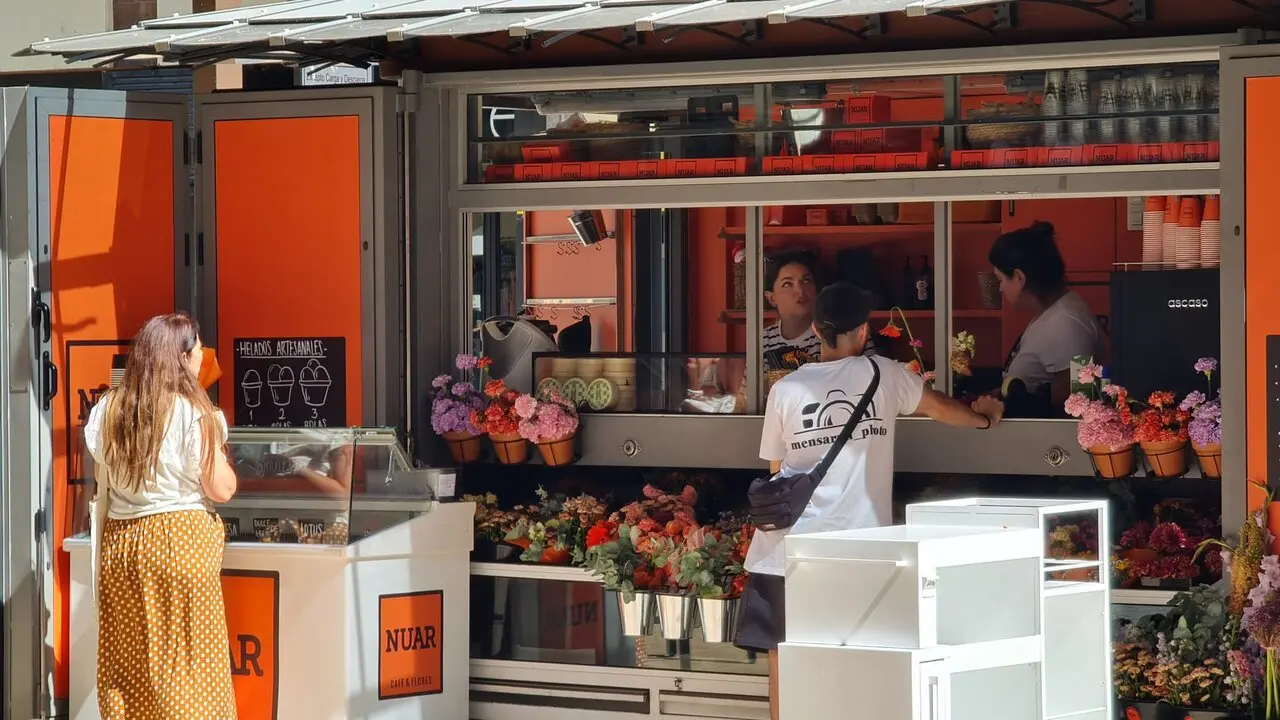 Caf&eacute; y flores (2)