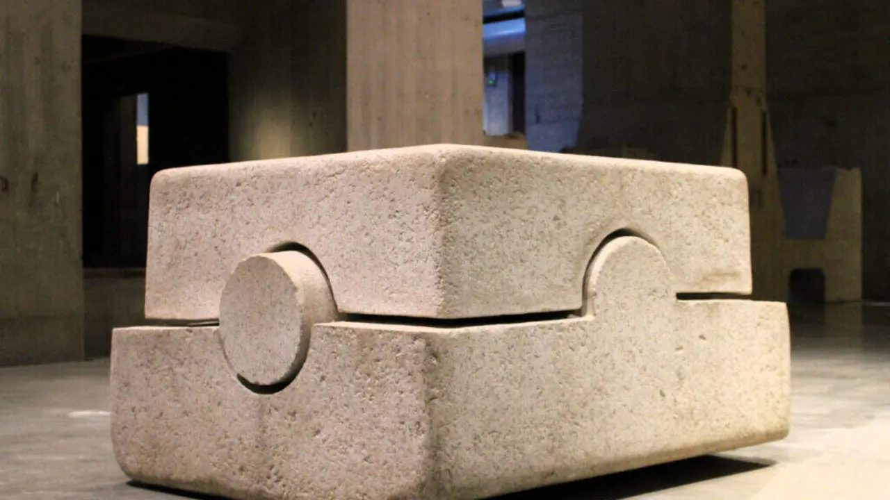 La T&eacute;rmica Cultural re&uacute;ne 125 piezas de escultor vasco en la exposici&oacute;n 'Eduardo Chillida. Pensar con las manos', que&nbsp;estar&aacute; abierta hasta el 10 de enero de 2027 y que vuelve a convertir al espacio expositivo berciano en un referente nacional. Foto: Ciuden.