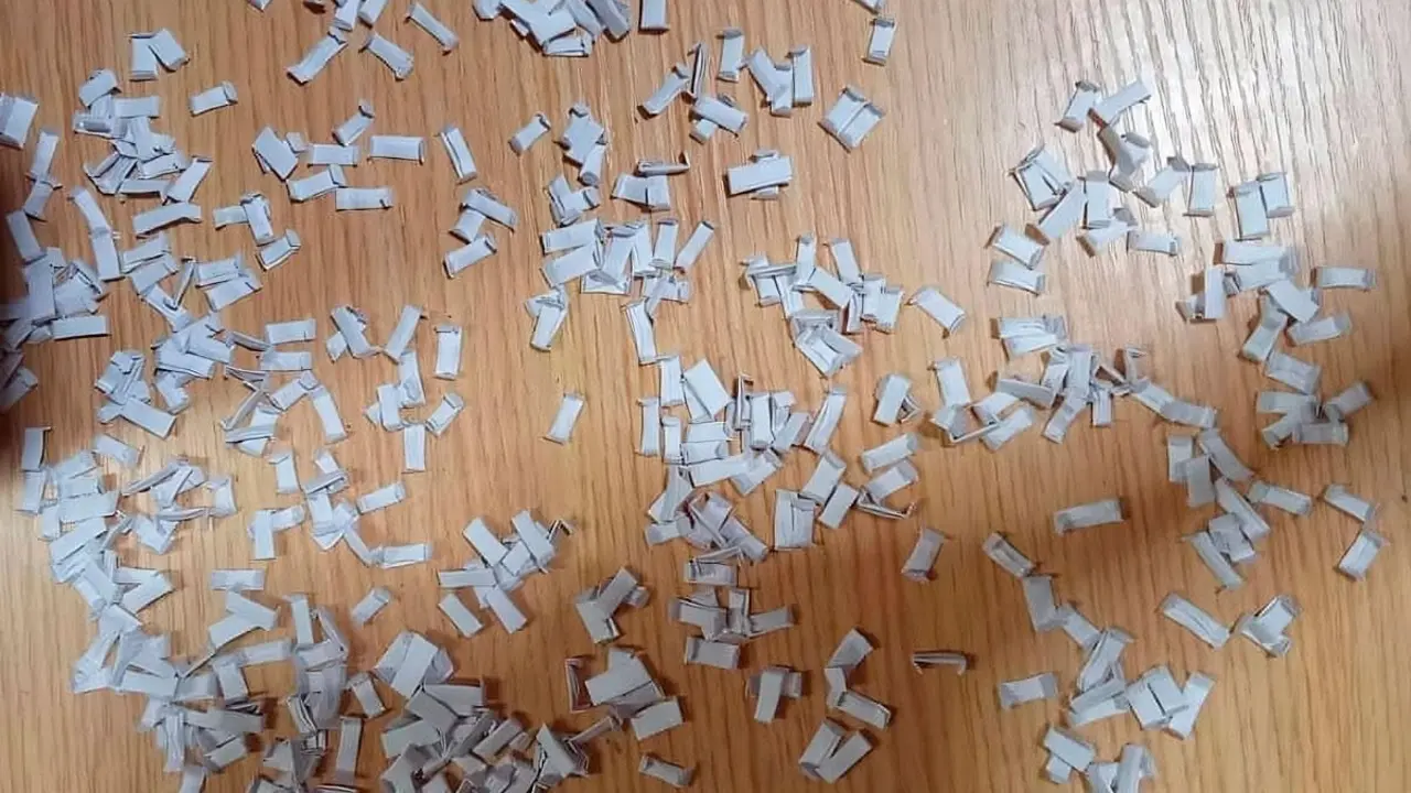 Cartas impregnadas que luego son cortadas como tacos forman la 'droga canibal', la nueva droga que ya circula por la prisi&oacute;n de Le&oacute;n.