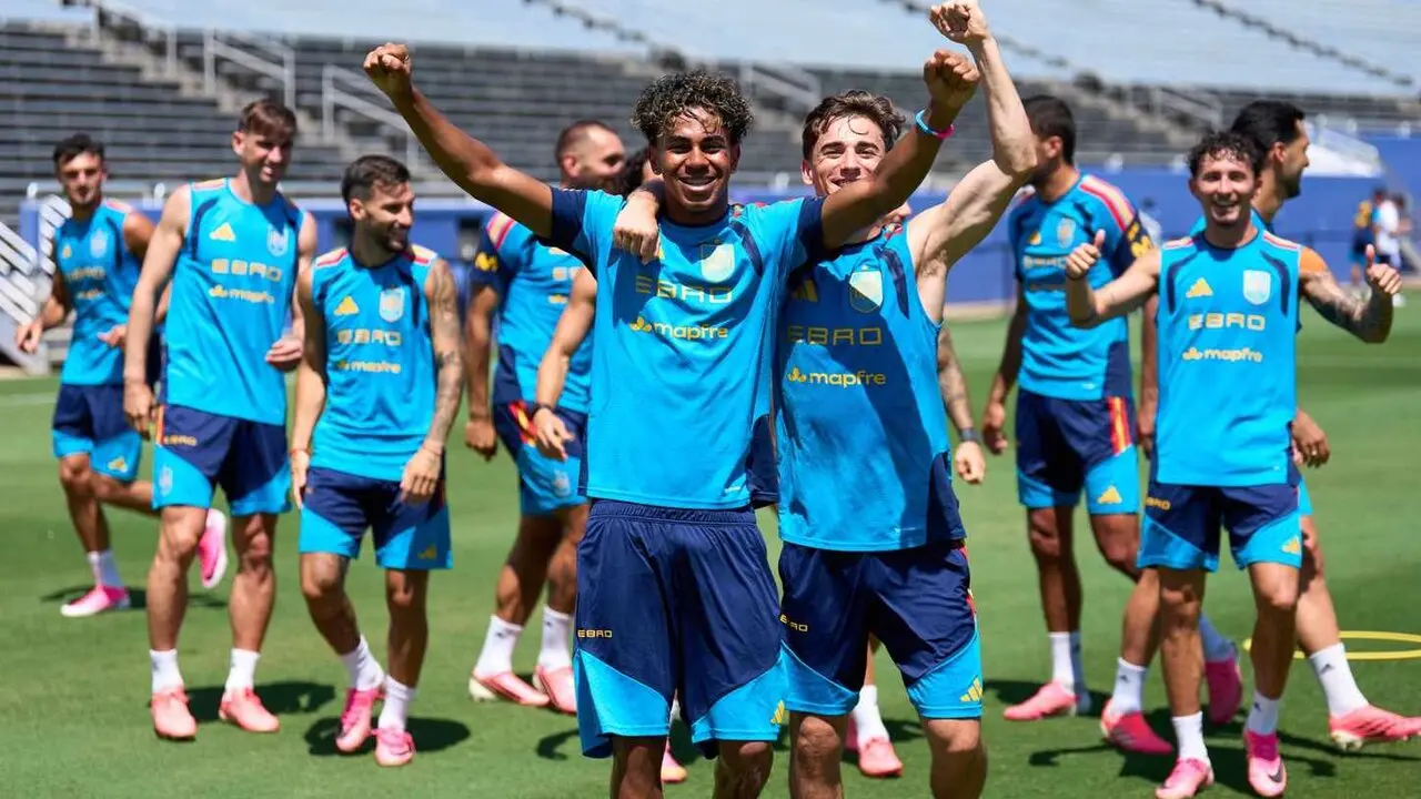 Los jugadores de Espa&ntilde;a, durante la pen&uacute;ltima sesi&oacute;n de entrenamiento.