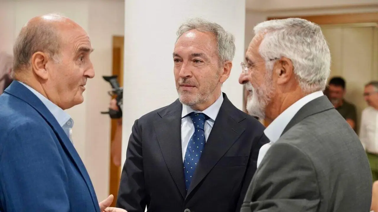 El consejero de Cultura, Turismo y Deporte, Alberto D&iacute;az Pico, ofrece la conferencia inaugural del VI Congreso de Turismo ''Le&oacute;n, escenarios para todo el a&ntilde;o'', organizado por Diario de Le&oacute;n