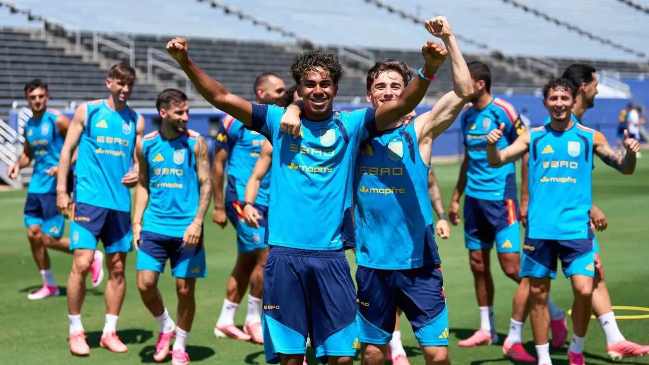Los jugadores de la selecci&oacute;n, durante un entrenamiento.