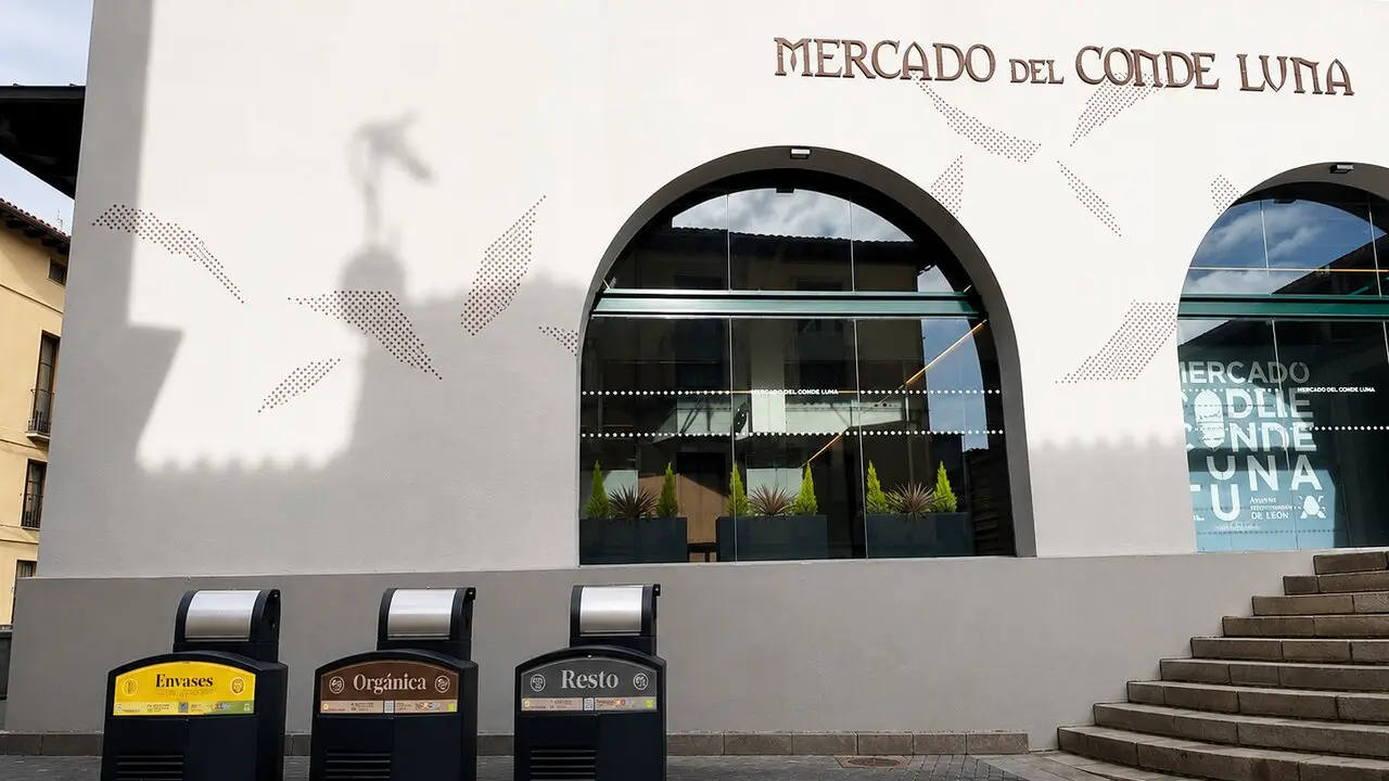 Recogida neum&aacute;tica en el Barrio H&uacute;medo de Le&oacute;n.