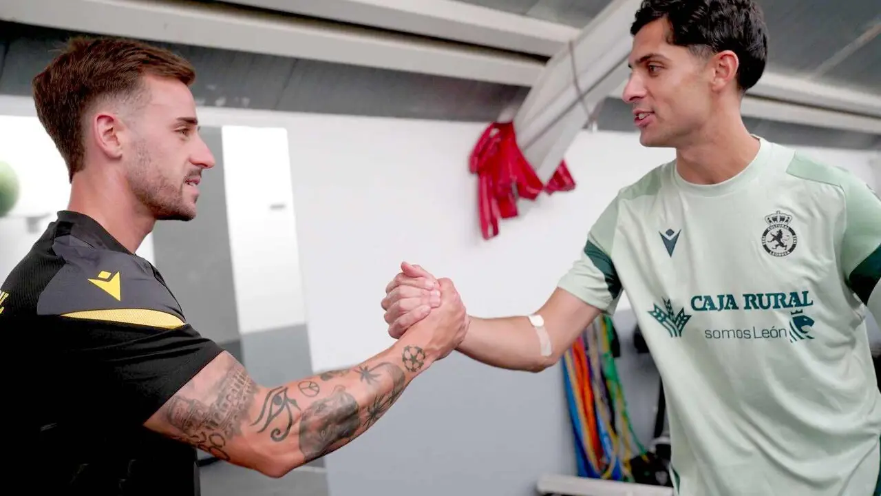 La plantilla blanca, todav&iacute;a corta de efectivos, inicia los reconocimientos m&eacute;dicos antes de una pretemporada en la que Jandro Castro trabajar&aacute; con un grupo provisional mientras Asier Goiria acelera la reconstrucci&oacute;n del equipo.