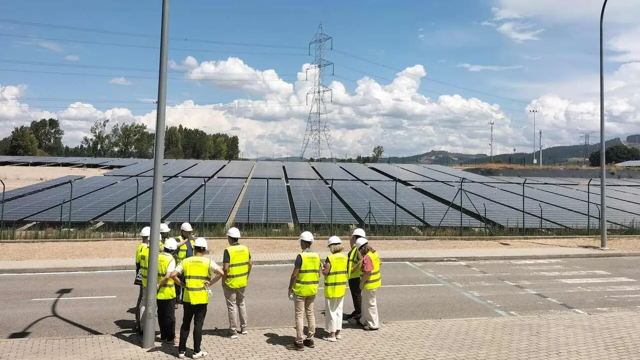 Un instante de la visita realizada por las instalaciones.
