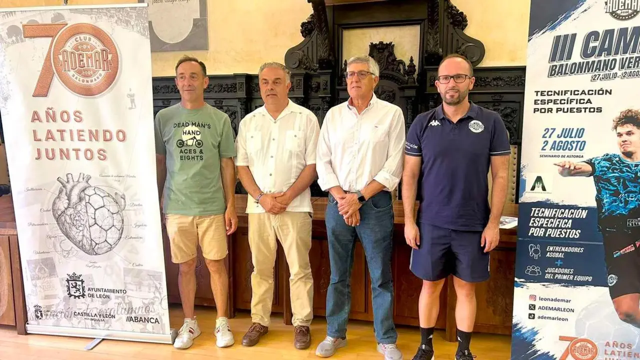 Un instante de la presentaci&oacute;n del campus en el Ayuntamiento de Astorga.