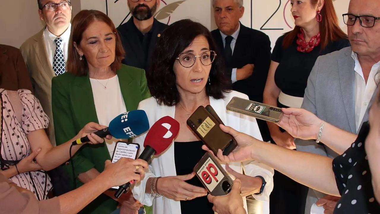 La consejera de Movilidad, Transformaci&oacute;n Digital e Inteligencia Artificial, Cristina Sanchidri&aacute;n inaugura la jornada 'Comunicaciones cr&iacute;ticas: la red que protege cuando m&aacute;s importa'. Foto: Peio Garc&iacute;a.