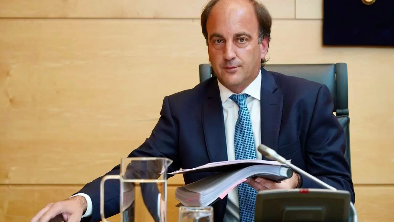 El consejero de Agricultura, Ganader&iacute;a, Medio Rural y Pol&iacute;tica Ambiental, Joaqu&iacute;n Antonio Pino, presenta el programa de actuaciones que desarrollar&aacute; por su departamento en la XII legislatura.