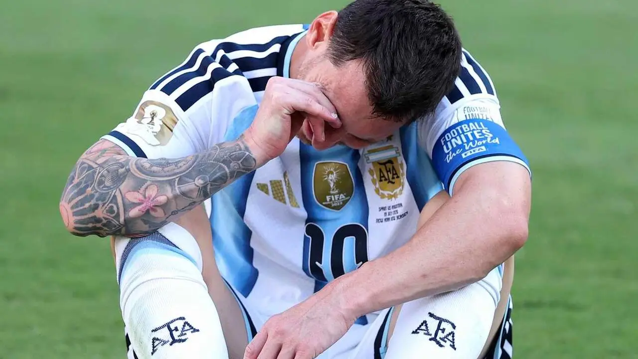Messi, entre l&aacute;grimas, a la conclusi&oacute;n del Mundial.